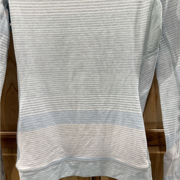 Lululemon Athletica Think Fast Long Sleeve Gray and White Striped Activewear - Picture 9 of 11